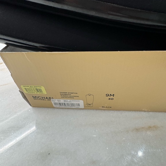 Micheal kors rain boots black rubber with mk locket on side of boots - Picture 6 of 7